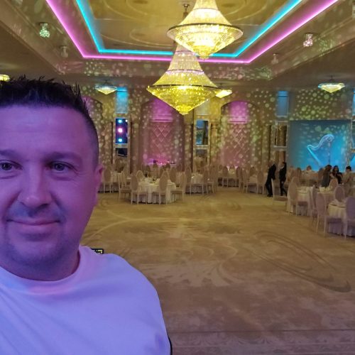 Transformă-ți evenimentul într-o experiență de neuitat cu DJ Radu Otânjac!