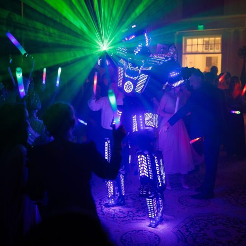 Transformă-ți evenimentul într-o experiență de neuitat cu DJ Radu Otânjac! Brani Markov